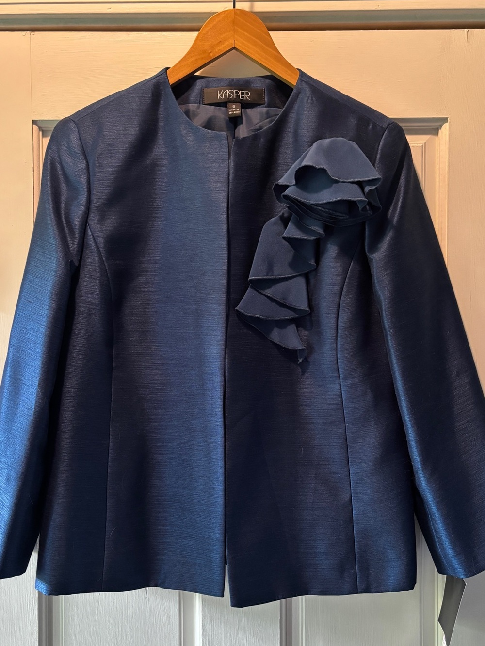 Kasper Navy Ruffle-Accent Martha’s Vinyard Collarless Jacket New with tags NWT